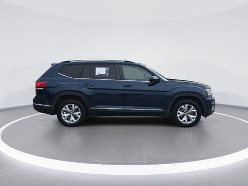 Used 2018 Volkswagen Atlas SEL image 2