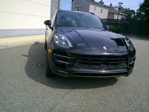 Used 2018 Porsche Macan Turbo image 13
