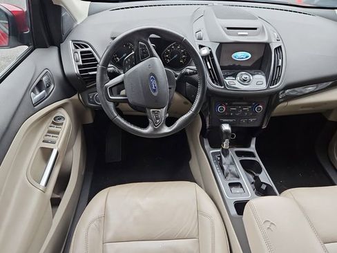 Used 2017 Ford Escape Titanium image 9