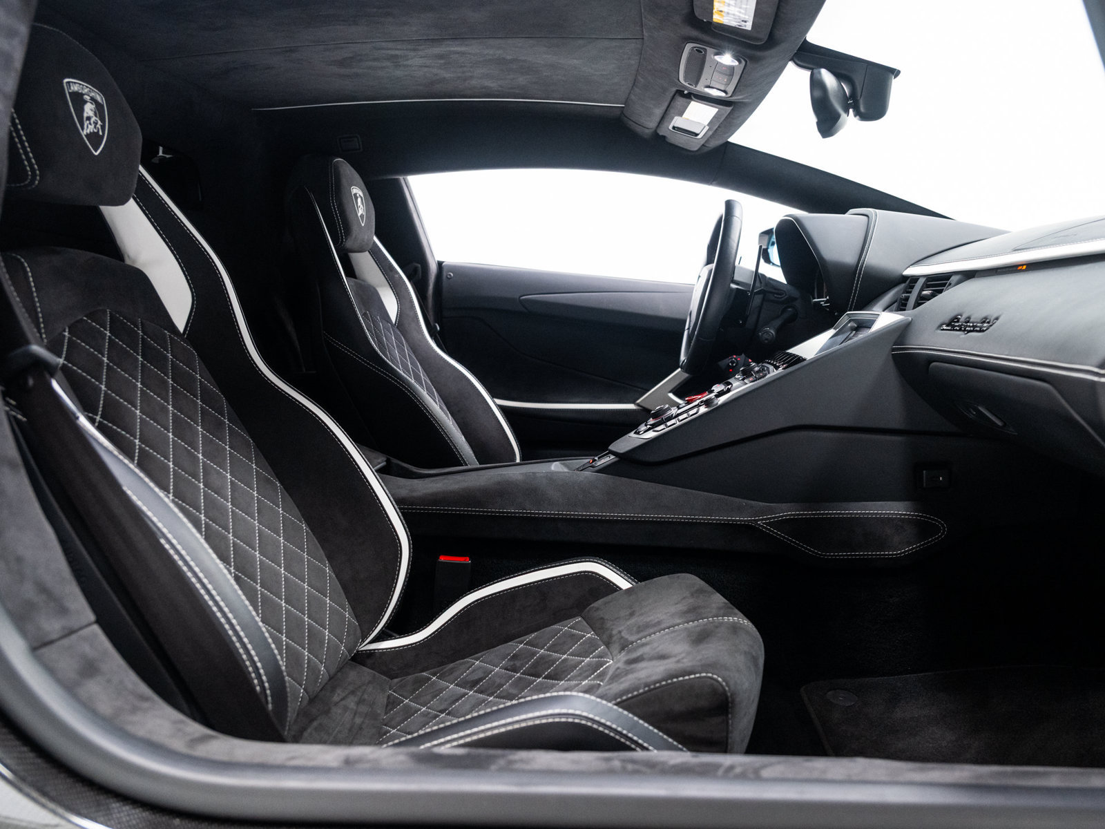 Used 2018 Lamborghini Aventador S AWD/4WD image 52