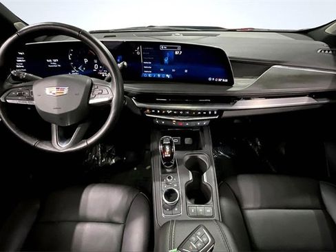 Used 2024 Cadillac XT4 Premium Luxury image 16