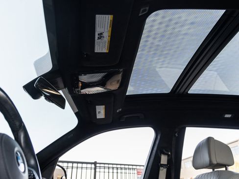 Used 2021 BMW X7 M50i w/ Executive Package image 19