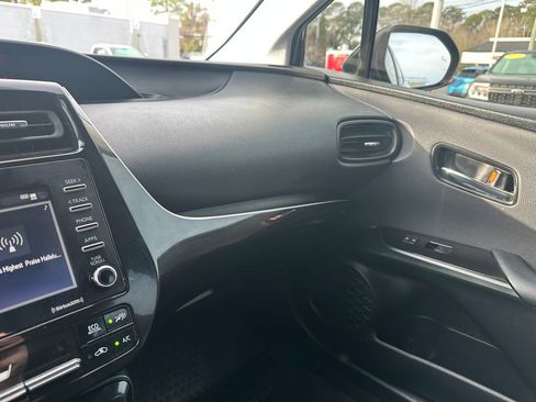 Used 2022 Toyota Prius LE image 64