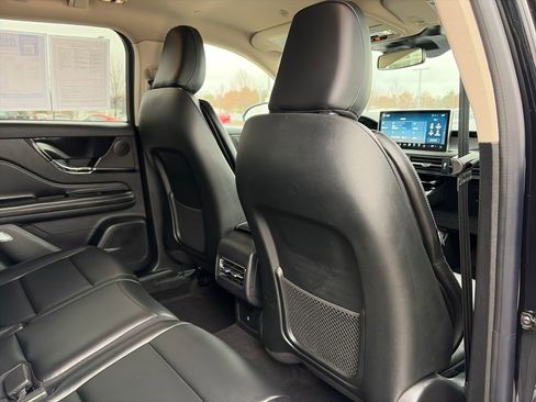 Used 2023 Lincoln Corsair AWD image 36