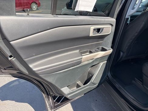 Used 2023 Ford Explorer XLT image 22
