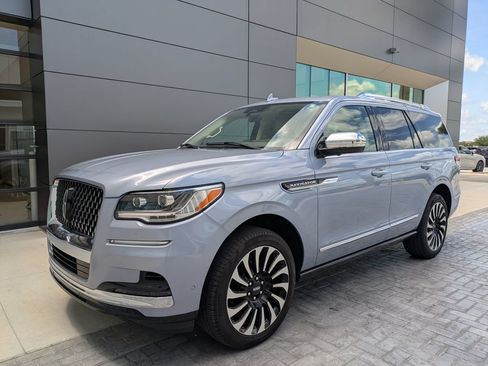 Used 2024 Lincoln Navigator Black Label AWD/4WD image 2
