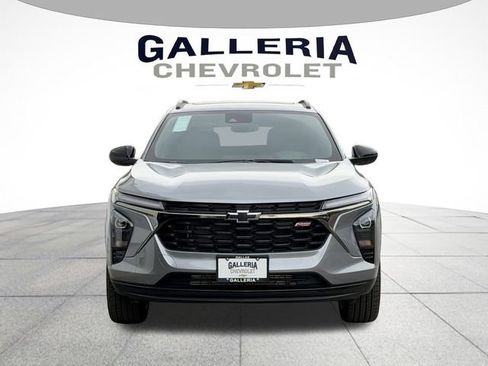 New 2026 Chevrolet Trax RS w/ Sunroof Package FWD image 3