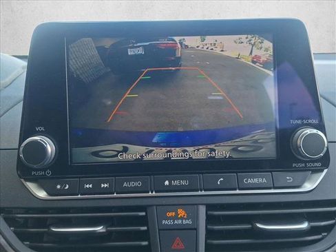 Used 2025 Nissan Altima 2.5 SV image 13