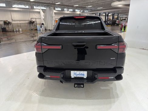 Used 2022 Hyundai Santa Cruz SEL w/ Activity Package image 4