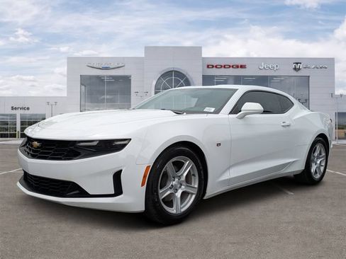 Used 2023 Chevrolet Camaro LT RWD image 5