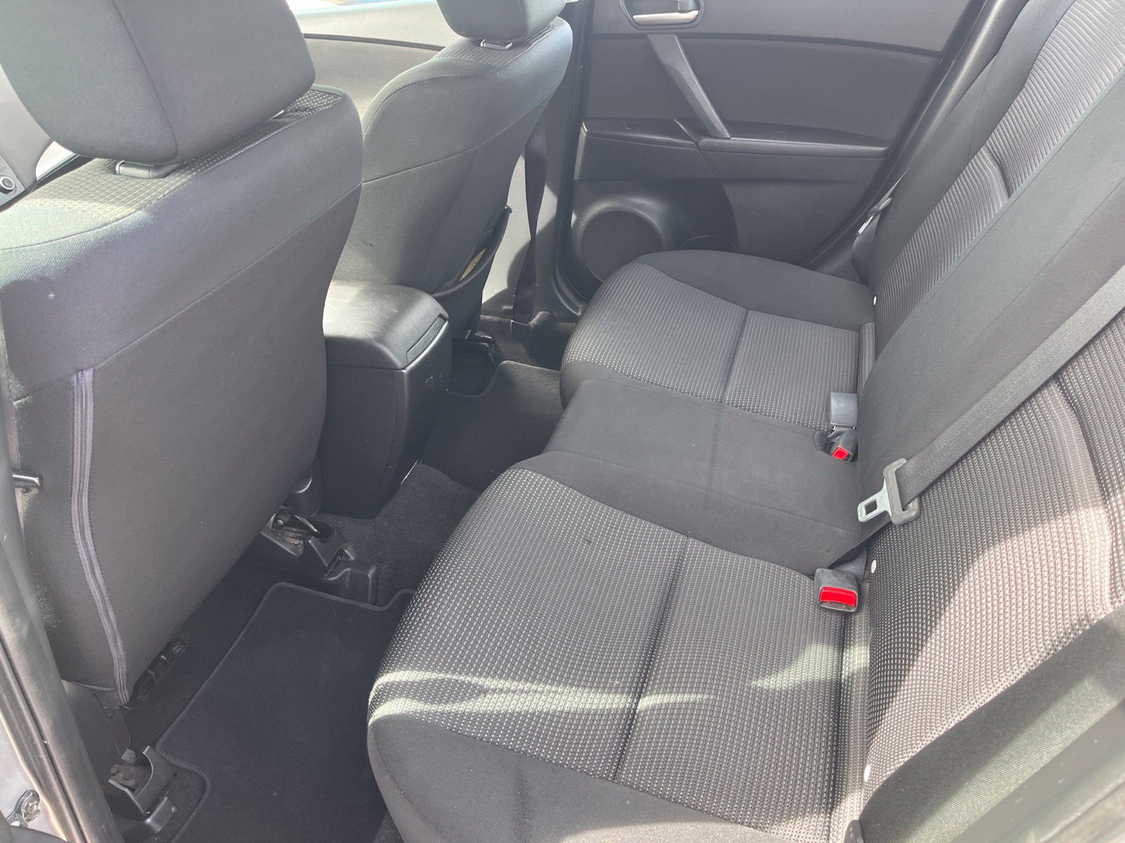 Used 2013 MAZDA MAZDA3 i SV FWD image 14