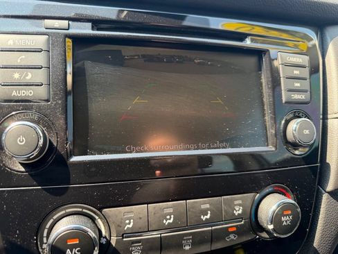 Used 2020 Nissan Rogue S FWD image 21