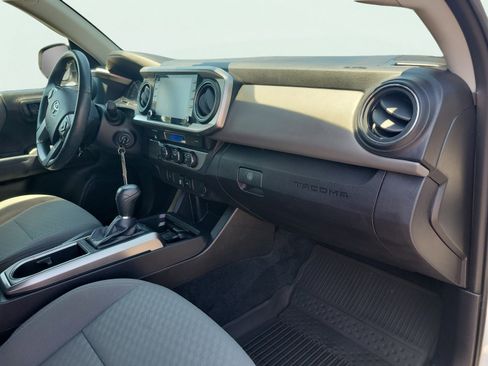 Used 2021 Toyota Tacoma SR5 RWD image 17
