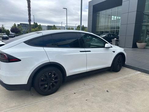 Used 2022 Tesla Model X AWD/4WD image 3