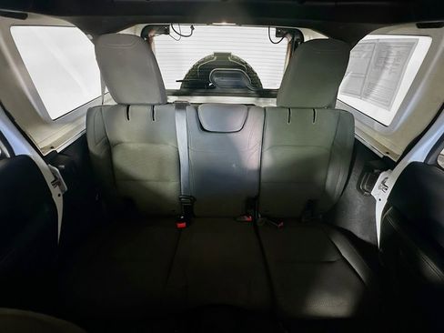 Used 2018 Jeep Wrangler Unlimited Sahara image 13