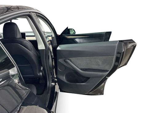 Certified 2023 Tesla Model Y Long Range AWD/4WD image 12