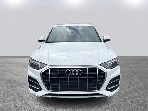 Used 2021 Audi Q5 Premium w/ Convenience Package image 2