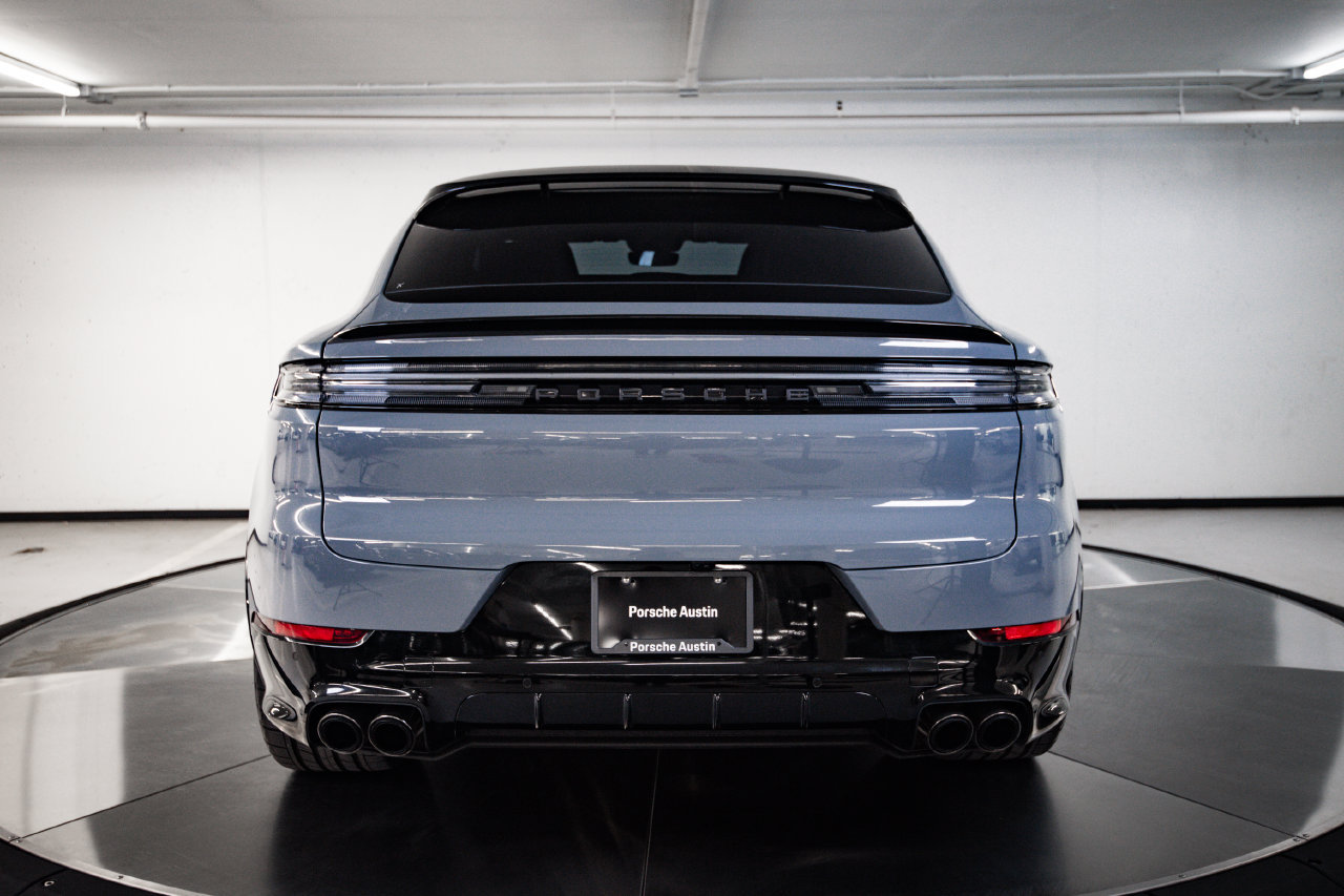 Certified 2026 Porsche Cayenne GTS AWD/4WD image 6