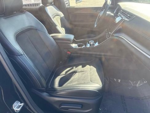 Certified 2024 Jeep Grand Cherokee L Altitude AWD/4WD image 34