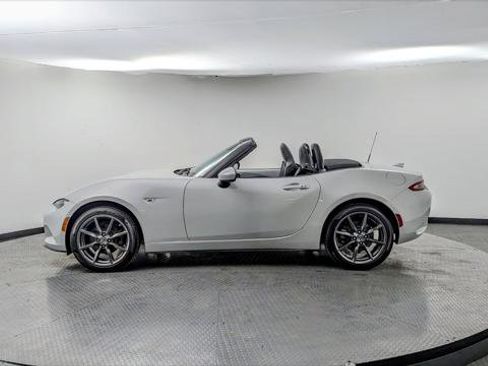 Used 2019 MAZDA MX-5 Miata Grand Touring w/ GT-S Package image 3