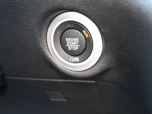 New 2025 Chrysler Pacifica Select image 20