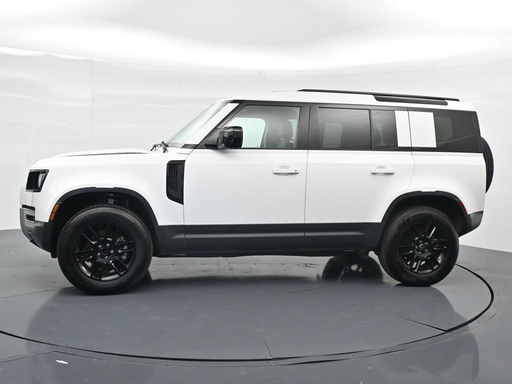 Used 2025 Land Rover Defender 110 S AWD/4WD image 2