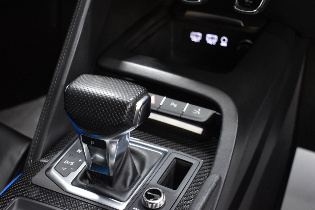 Used 2018 Audi R8 V10 w/ Carbon Exterior Package AWD/4WD image 22