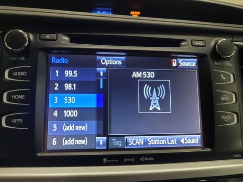 Used 2019 Toyota Highlander Plus AWD/4WD image 25