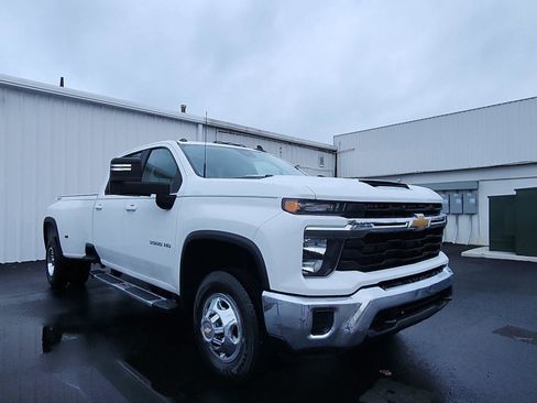 Used 2024 Chevrolet Silverado 3500 LT image 7