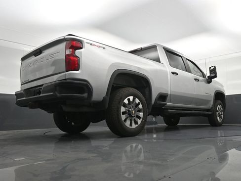 Used 2022 Chevrolet Silverado 2500 Custom w/ Custom Convenience Package AWD/4WD image 27