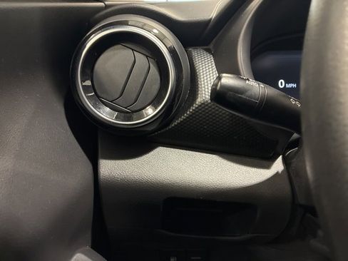 Used 2022 Nissan Kicks SV image 15