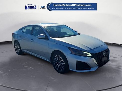 Used 2024 Nissan Altima 2.5 SV w/ SV Premium Package AWD/4WD image 7