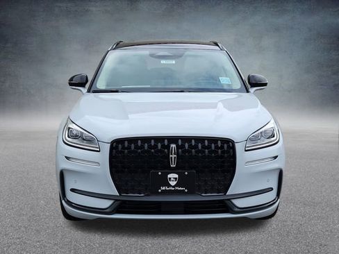 New 2025 Lincoln Corsair Reserve w/ Equipment Group 202A image 2