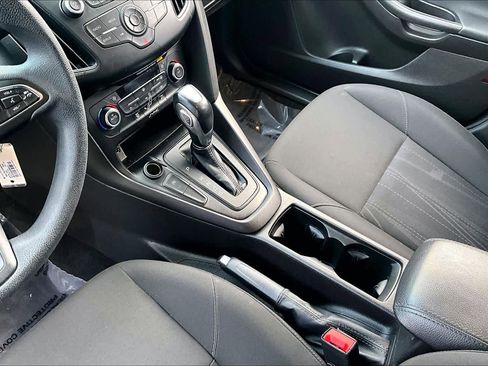 Used 2016 Ford Focus SE image 16