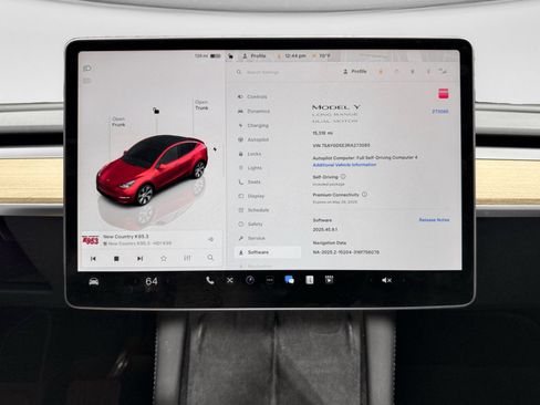 Used 2024 Tesla Model Y Long Range AWD/4WD image 11