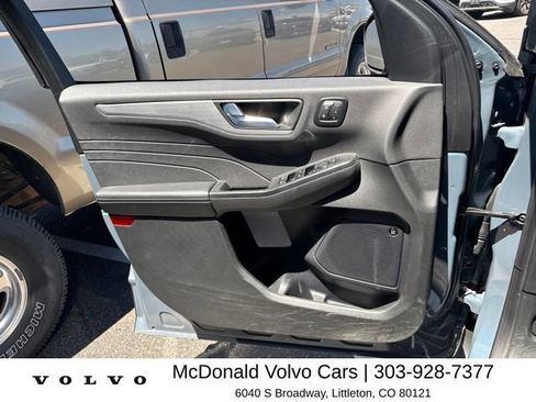 Used 2024 Ford Escape Platinum w/ Premium Technology Package AWD/4WD image 10