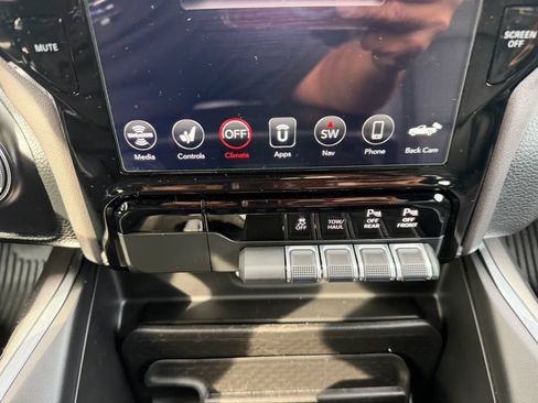 Used 2021 RAM 1500 Laramie w/ Sport Appearance Package AWD/4WD image 19
