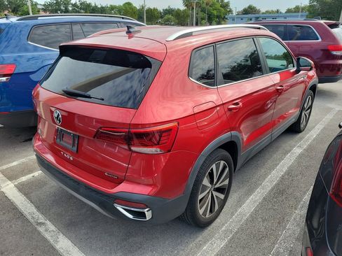 Used 2022 Volkswagen Taos SE w/ IQ.Drive SE Package AWD/4WD image 2