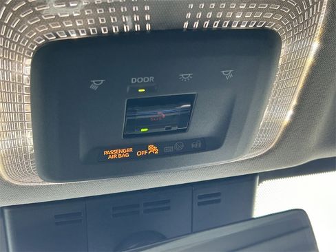 Used 2025 Toyota Prius Limited image 19