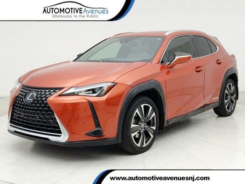 Used 2019 Lexus UX 250h w/ Premium Package image 1