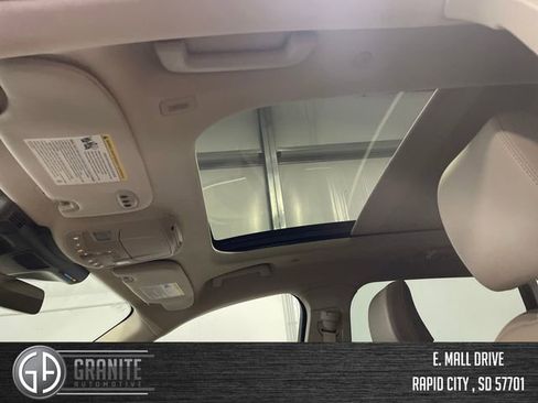 Used 2023 Lincoln Nautilus Reserve w/ Equipment Group 201A image 12