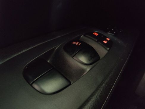 Used 2018 Nissan Pathfinder S FWD image 27