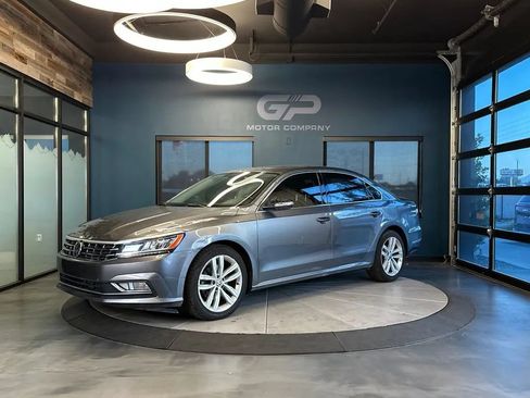 Used 2018 Volkswagen Passat 2.0T SE FWD image 7