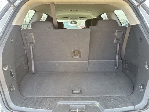 Used 2017 Chevrolet Traverse LT image 18