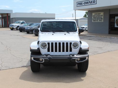 Used 2018 Jeep Wrangler Unlimited Sahara AWD/4WD image 12
