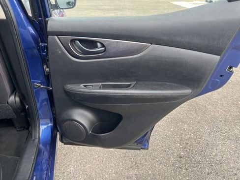 Used 2020 Nissan Rogue Sport S image 14