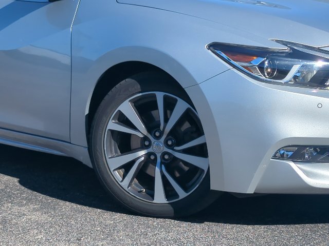 Used 2017 Nissan Maxima 3.5 SL FWD image 2