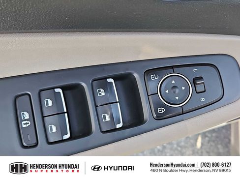 Used 2023 Hyundai Santa Fe SE AWD/4WD image 17