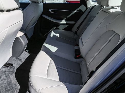 Certified 2024 Hyundai Sonata SEL w/ Convenience Package image 18