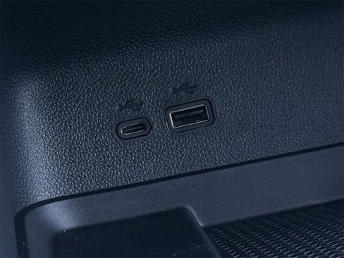 New 2026 Chevrolet Traverse RS image 19